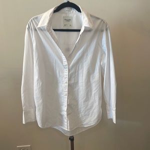 NEVER worn Abercrombie collared shirt